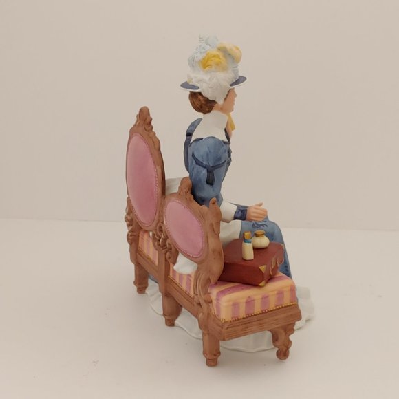 Mrs. Albee 1992 Award [ Congratulations]  Figurine By Avon - Picture 6 of 8